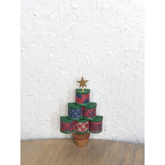 Vintage Hallmark Holiday Brooch Pin Sewing Spools Christmas Nostalgic - Picture 2 of 4